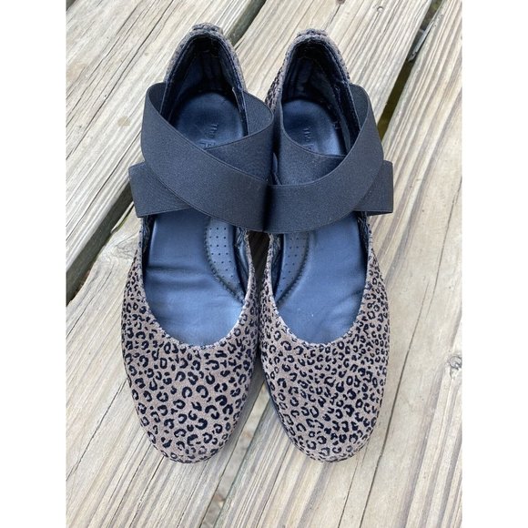 The FLEXX Get Back Cross-Cross Stretch Straps Suede Wedge Shoes Leopard Size 6.5 - Picture 4 of 7